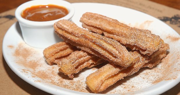 Churros com Doce de Leite