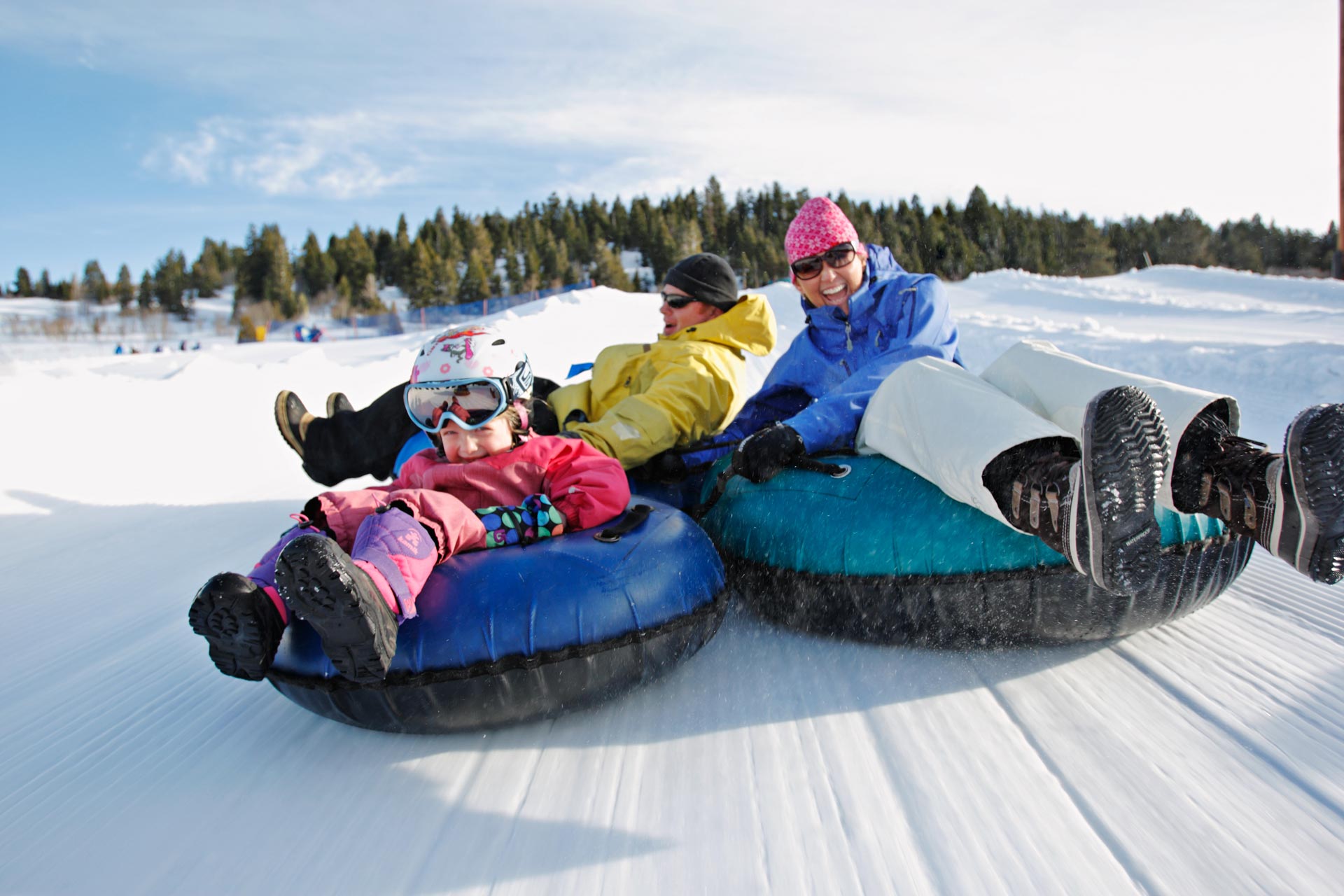 5 atividades diferentes do esqui para praticar na neve
