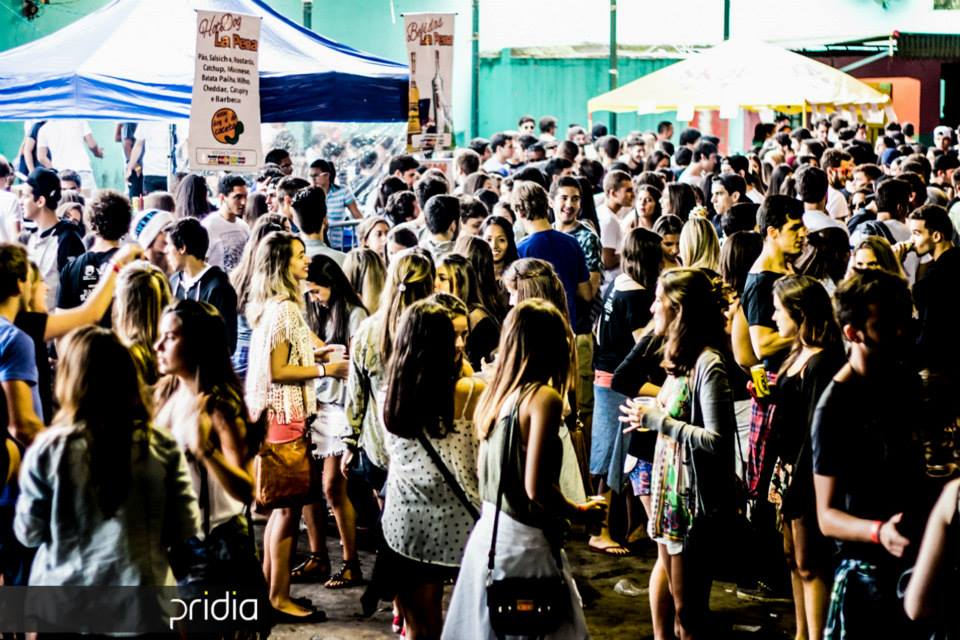 Manual de sobrevivência da cervejada de faculdade