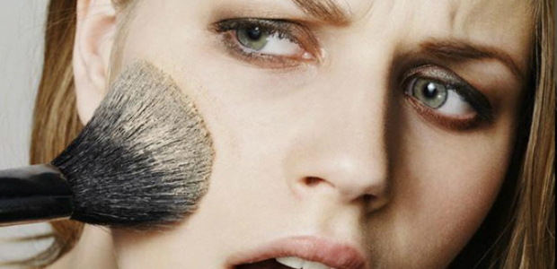 Moda e Beleza: 11 dramas que só as mulheres que odeiam maquiagem vão entender