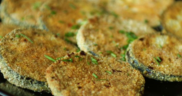 Berinjela à milanesa no forno