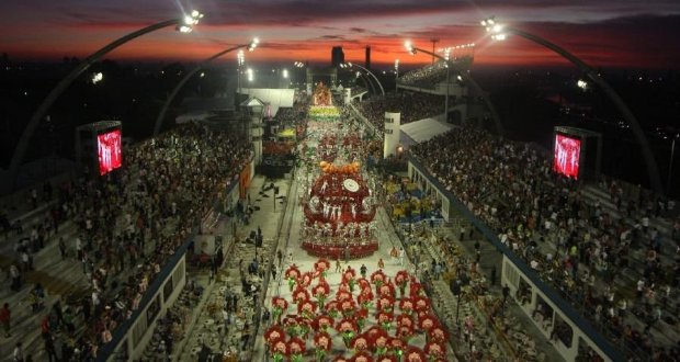 Na Cidade: Desfiles do Carnaval 2017 em São Paulo