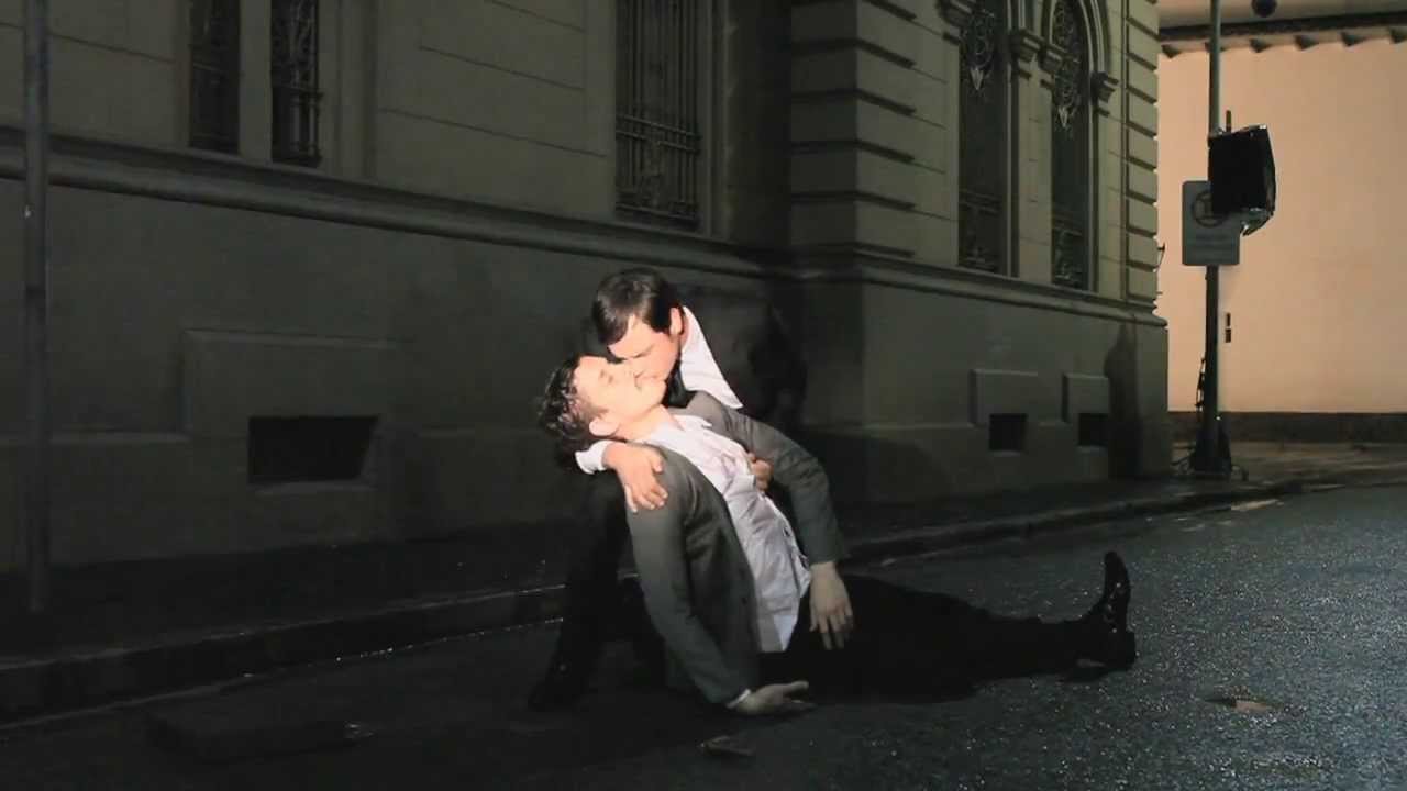 Arte: O beijo no asfalto