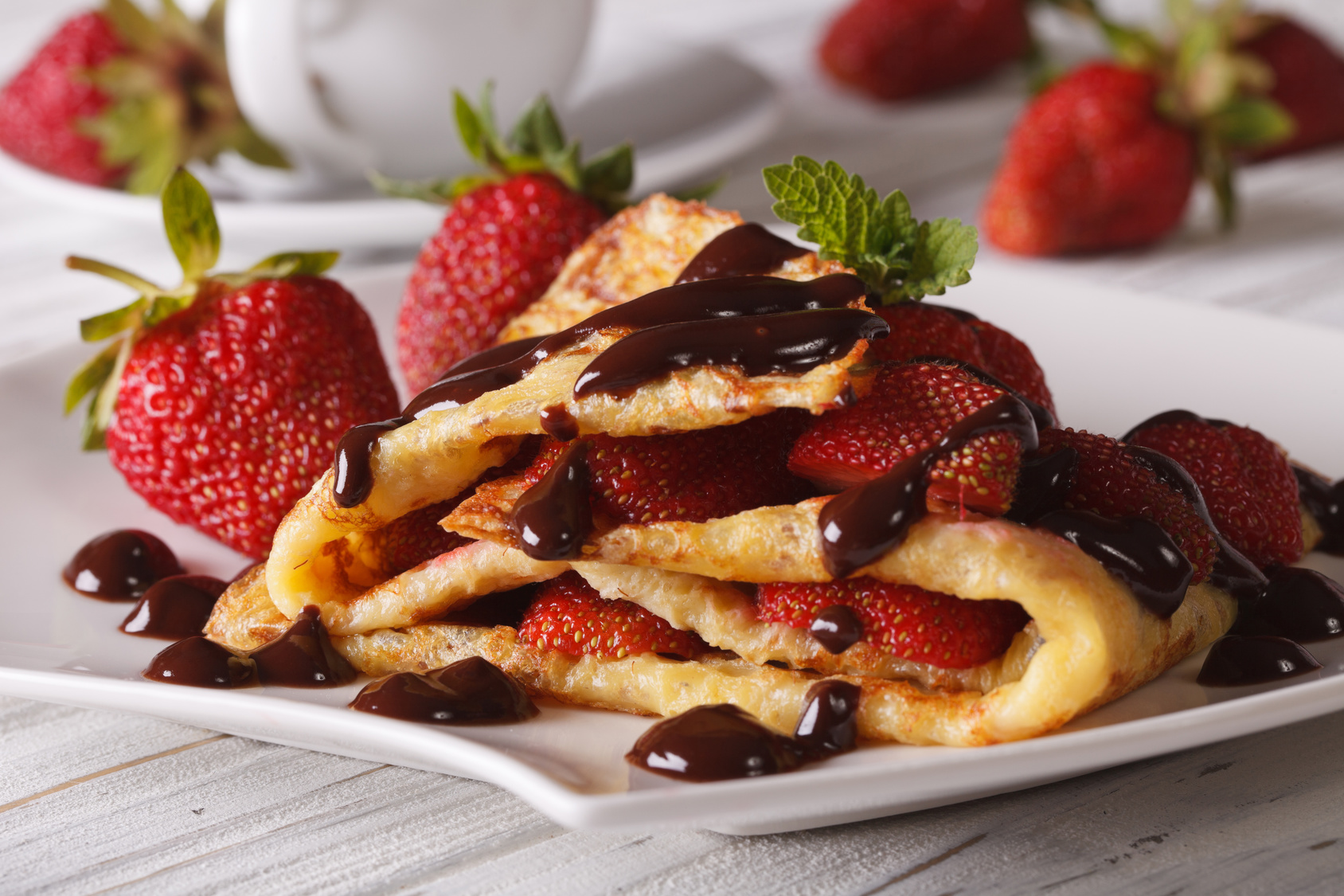 CREPE DE CHOCOLATE, MORANGO E PIMENTA