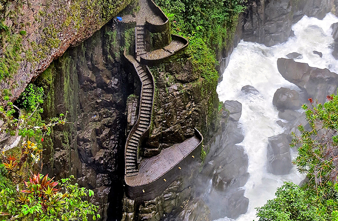 ESCADARIA DO CANYON PAILON DEL DIABLO - EQUADOR