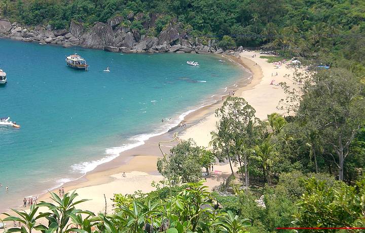 8 praias incríveis para aproveitar em Ilhabela