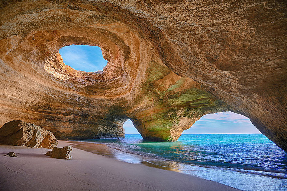 BENAGIL, ALGARVE - PORTUGAL 