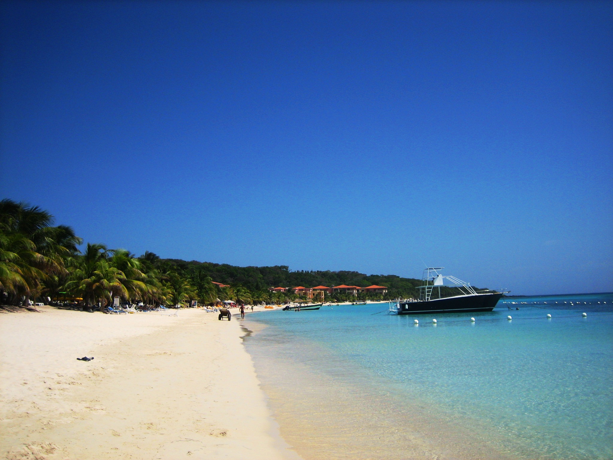 West Bay Beach – Honduras