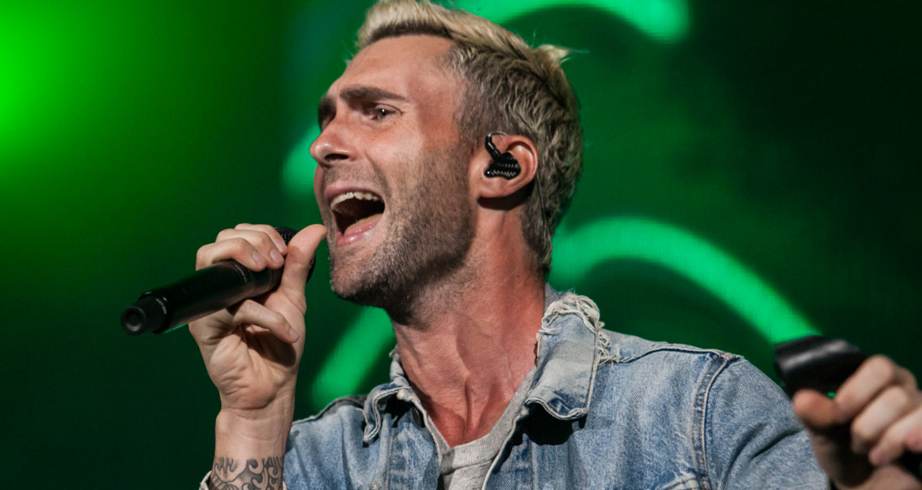Maroon 5 faz show animado e repleto de hits em São Paulo