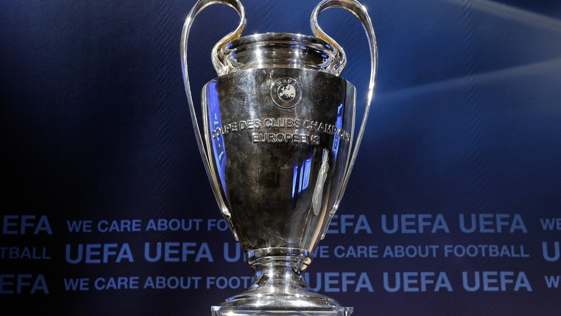 Arte: Exposição gratuita da taça da UEFA Champions League