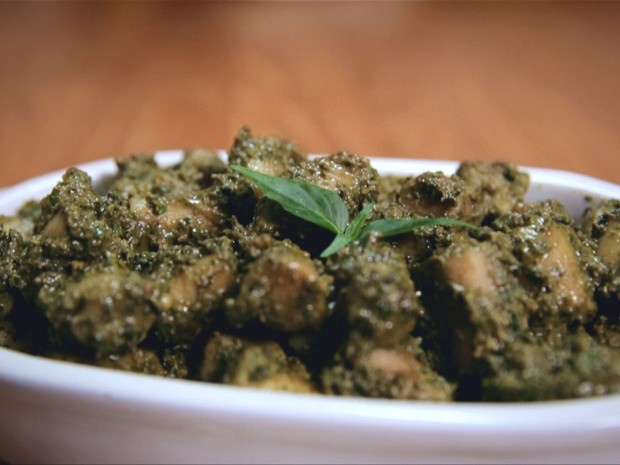 NHOQUE DE INHAME AO PESTO