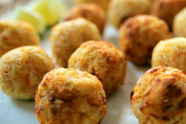 BOLINHO DE INHAME COM BACALHAU