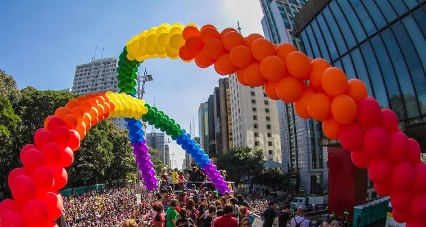 Na Cidade: Parada Gay 2016 em São Paulo