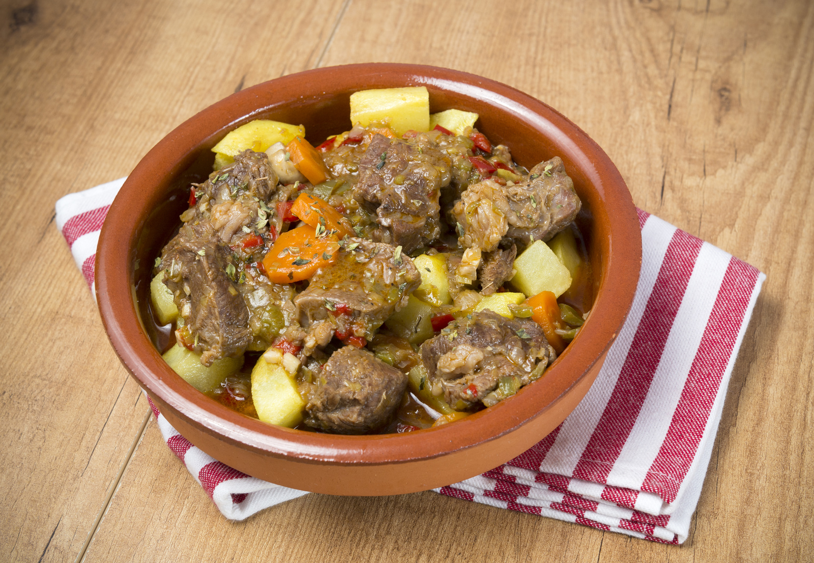 Picadinho de carne com batata e cenoura