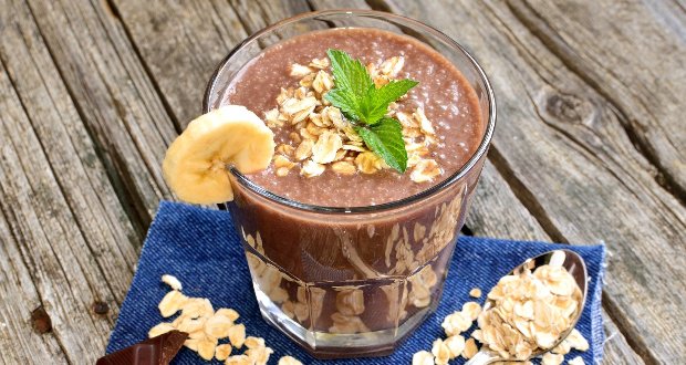 SHAKE DE BANANA COM CHOCOLATE