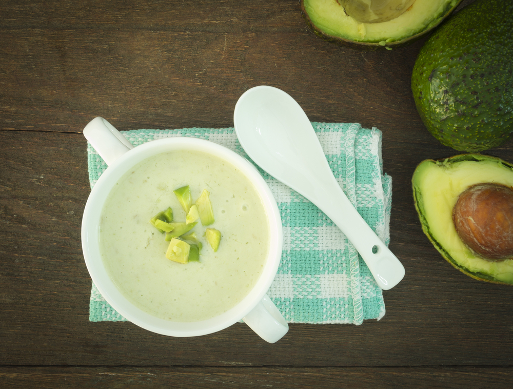 SOPA FRIA DE PEPINO E ABACATE