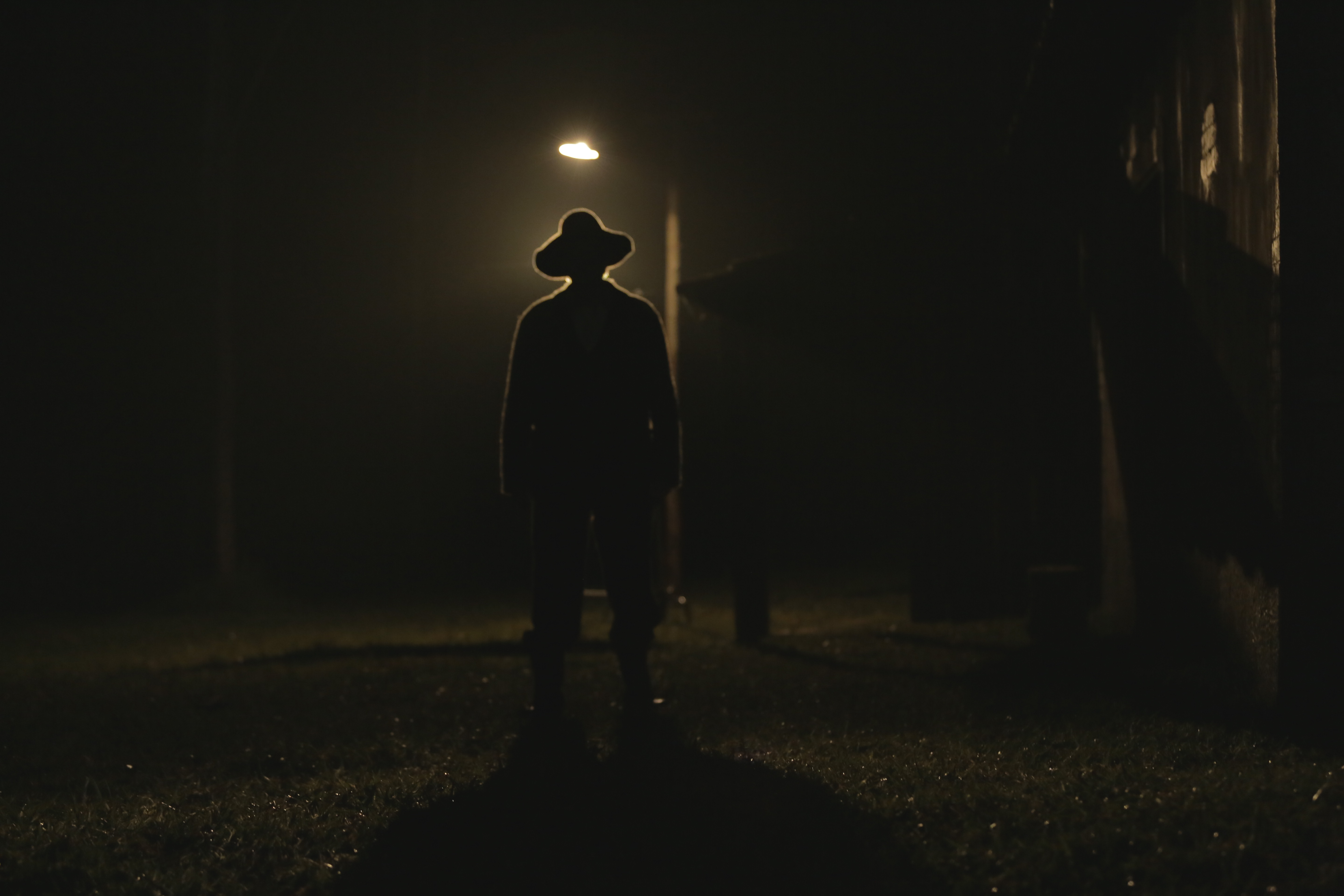 Crítica: “O Caseiro” é um suspense promissor, mas falta ousadia para se desprender de clichês