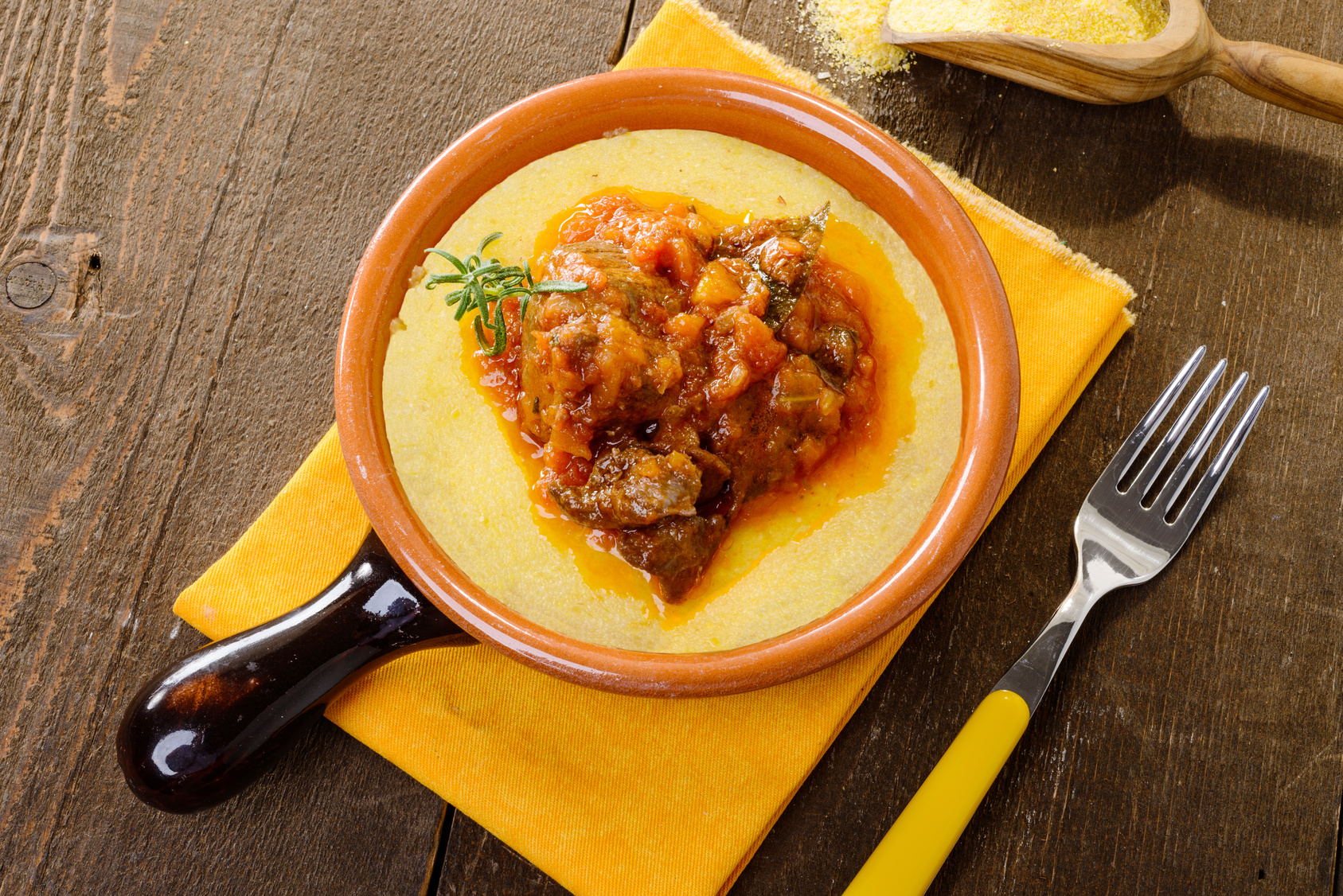 8 receitas deliciosas de polenta para o almoço em família - Guia da Semana