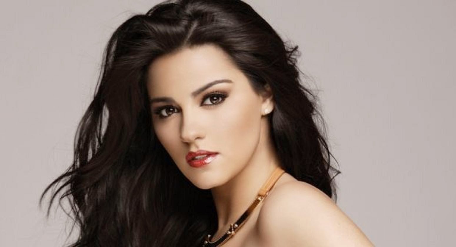 Arte: Maite Perroni em Curitiba