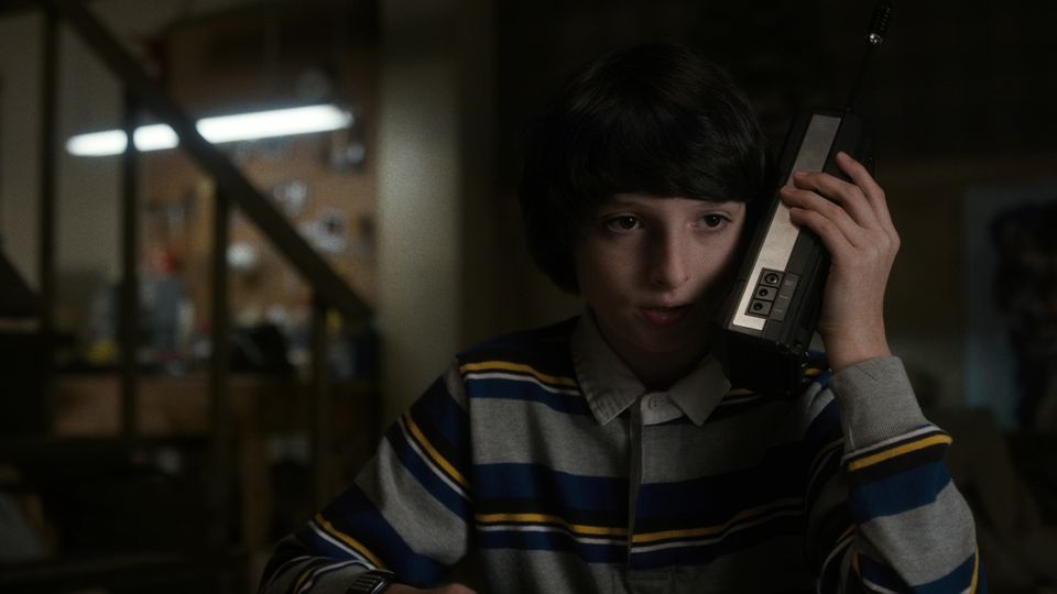 TV: Mike de "Stranger Things" arrasa na guitarra com cover de Nirvana; assista