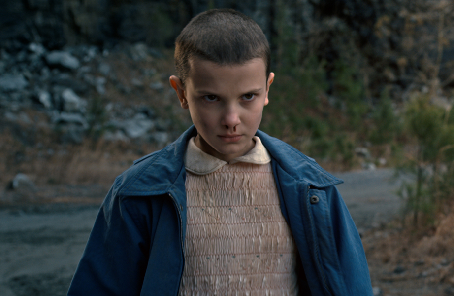 TV: Onze, de "Stranger Things", mostra vídeo do momento em que raspou a cabeça para a série