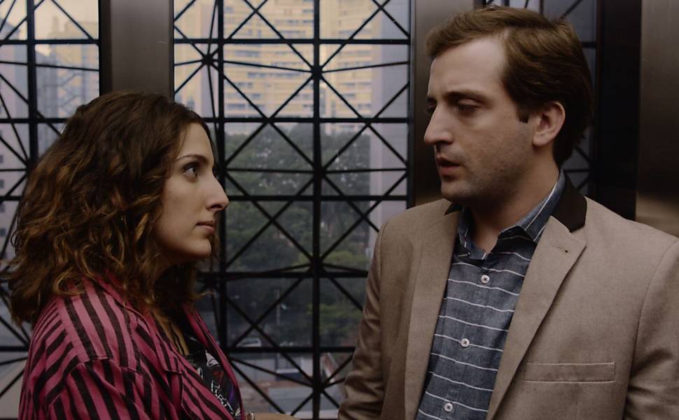 Cinema: Confira uma cena inédita de "Desculpe o Transtorno", novo filme de Gregorio Duvivier 