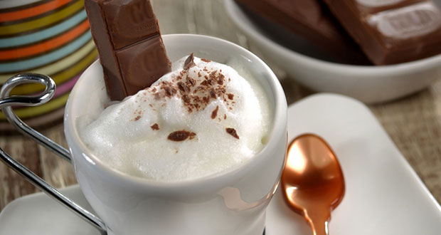 Restaurantes: Aprenda a fazer um aconchegante chocolate quente submarino