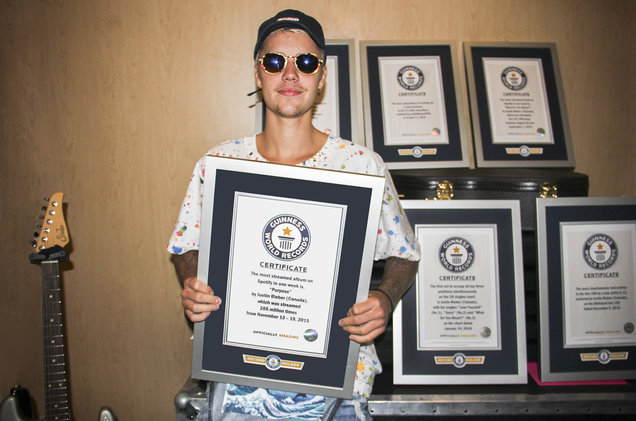 Literatura: Justin Bieber conquista oito novos recordes no Guinness Book