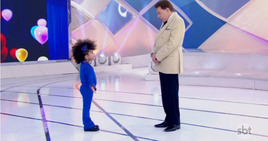 Famosos: Após comentário sobre cabelo crespo de menina, Silvio Santos é atacado nas redes sociais