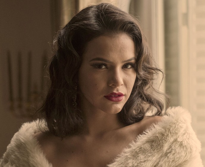 TV: Bruna Marquezine sensualiza em cenas inéditas de "Nada Será Como Antes"