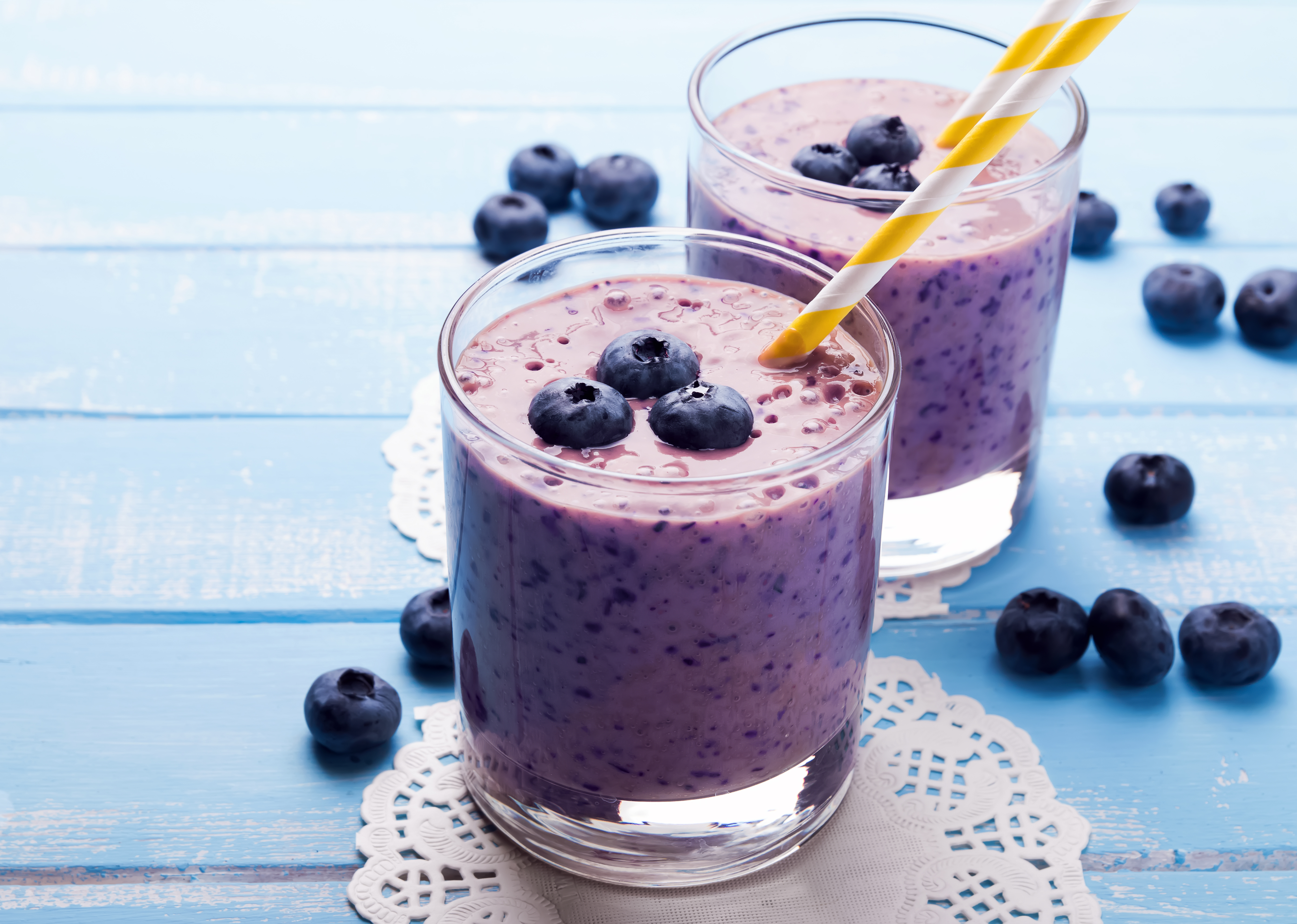 Smoothie de banana e blueberry