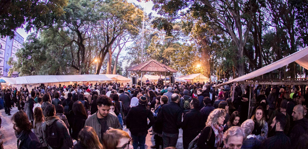 Passear em uma feira de rua